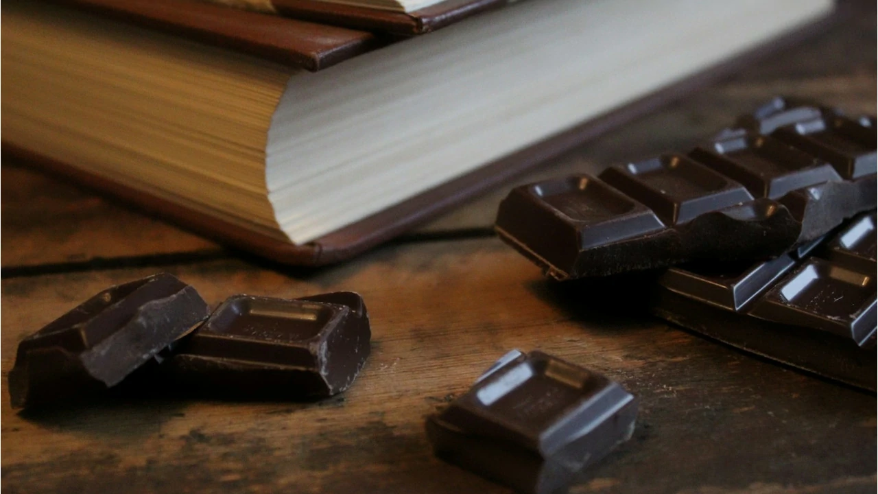 10 Beneficios del Chocolate Oscuro Respaldados por la Ciencia